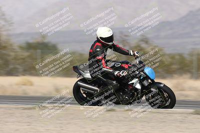 media/Dec-01-2025-Moto Forza (Mon) [[2daa91e15f]]/3-Beginner Group/Session 2 (Turn 7 Inside Pans)/